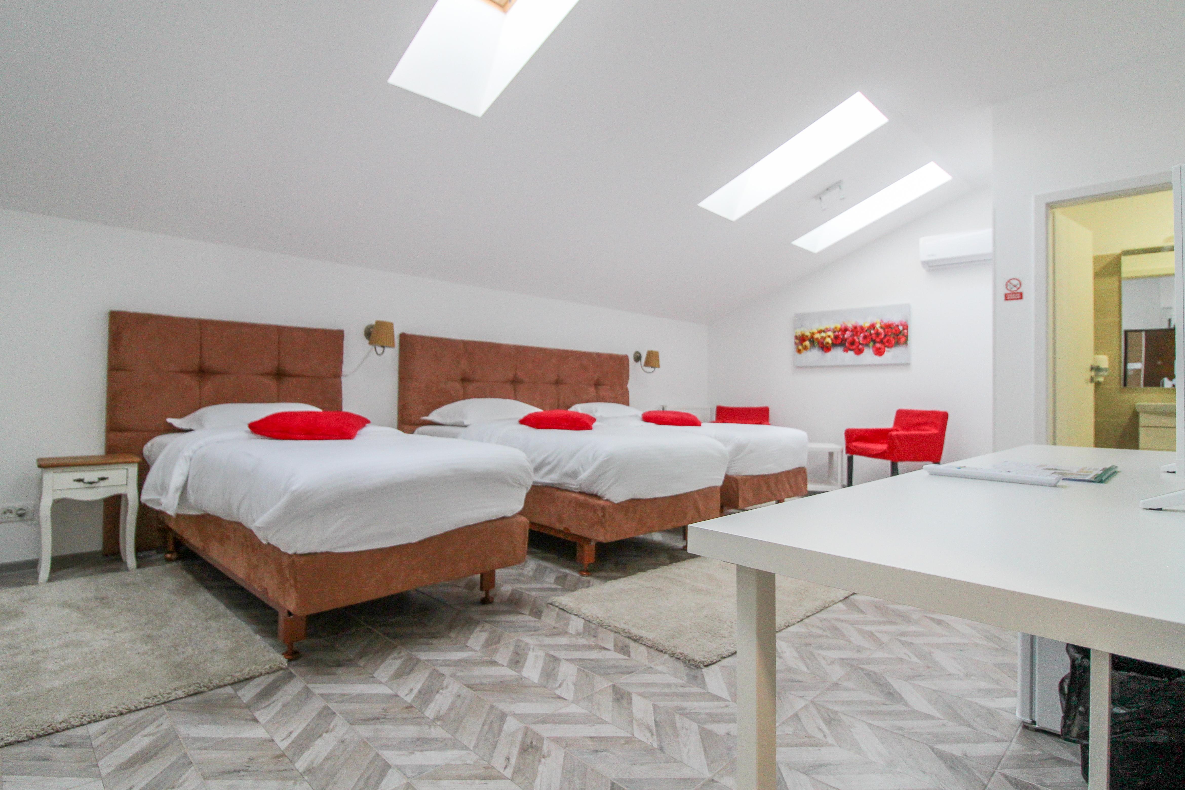 Hotel La Casa Centrale Boekarest Buitenkant foto