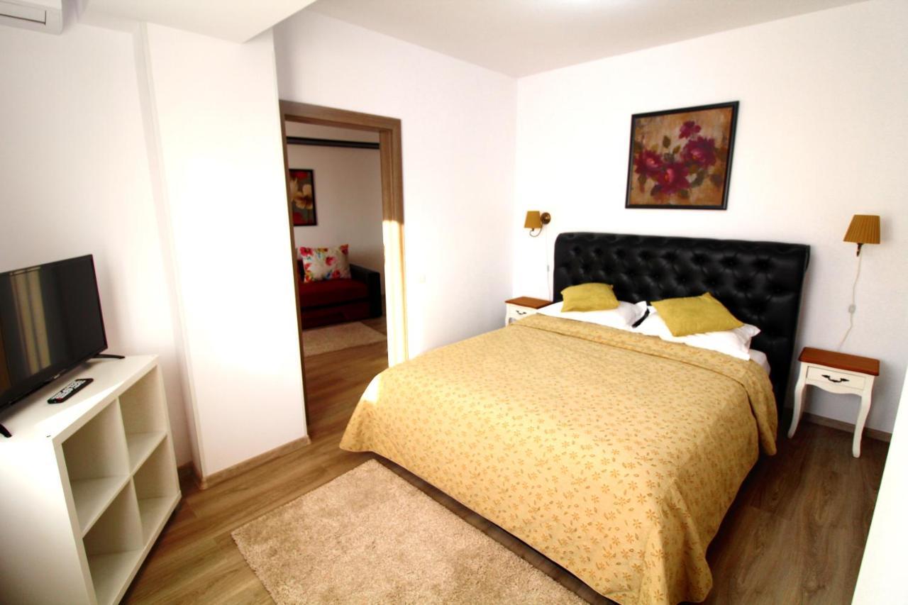 Hotel La Casa Centrale Boekarest Buitenkant foto