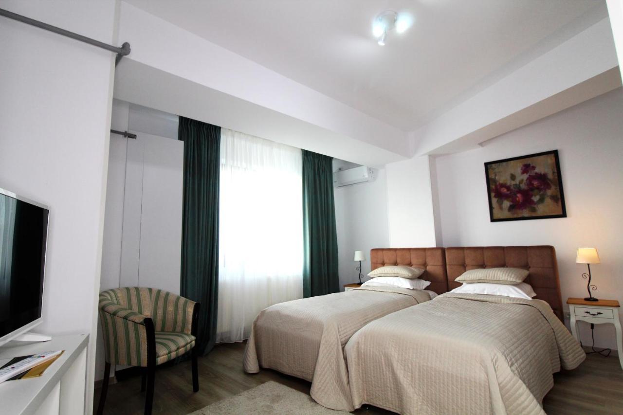Hotel La Casa Centrale Boekarest Buitenkant foto